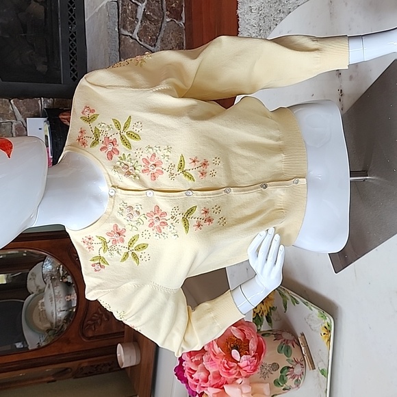 NWOT Roper yellow embroidered cardigan size large - Picture 3 of 17